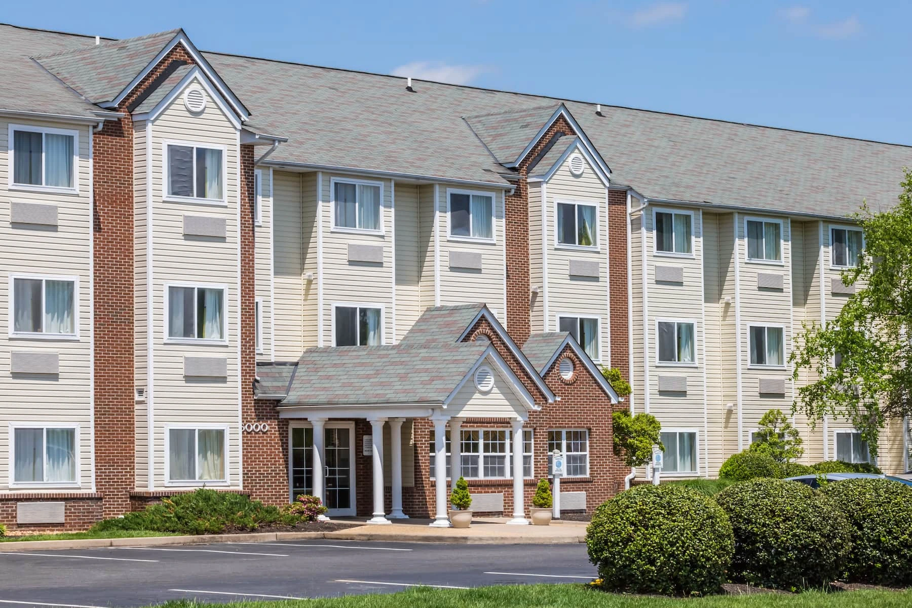 Hotel Exterior - Microtel Inn & Suites by Wyndham Richmond Airport