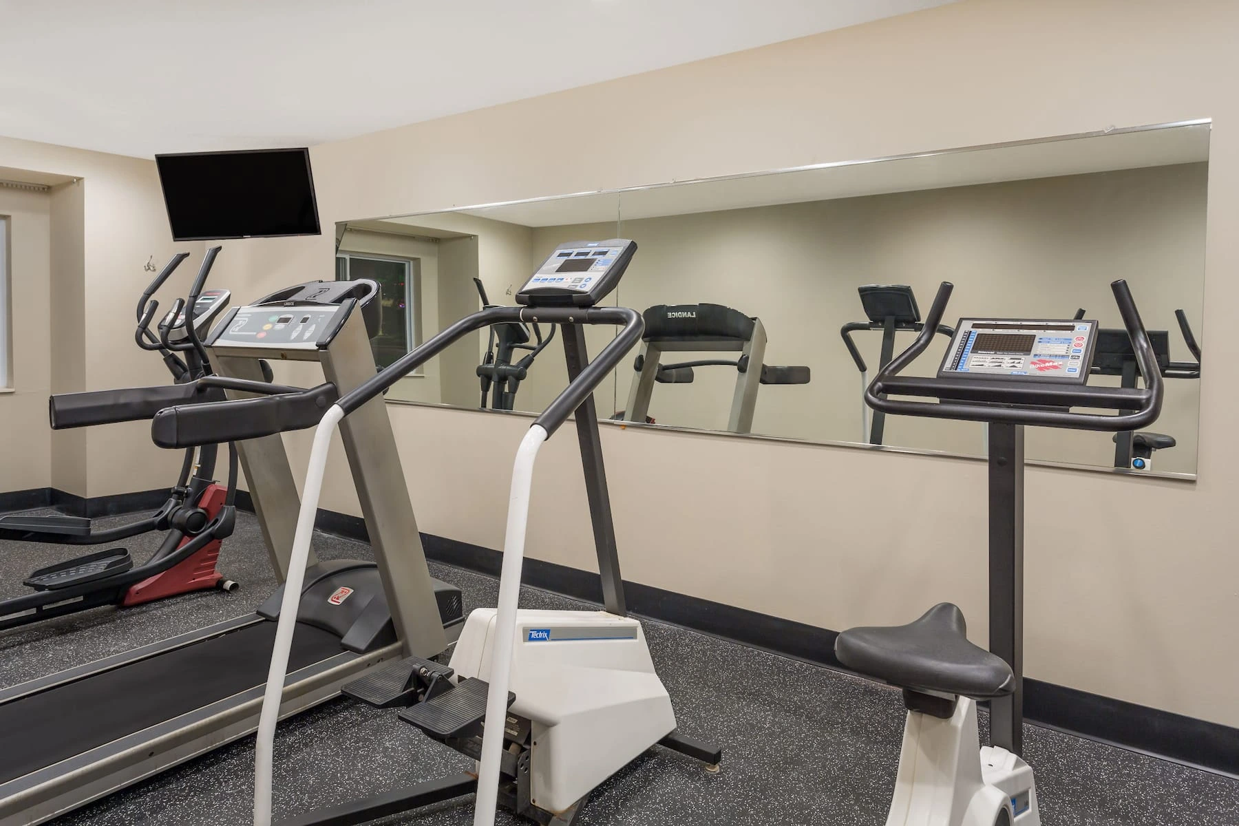Fitness Center - Microtel Inn & Suites by Wyndham Richmond Airport