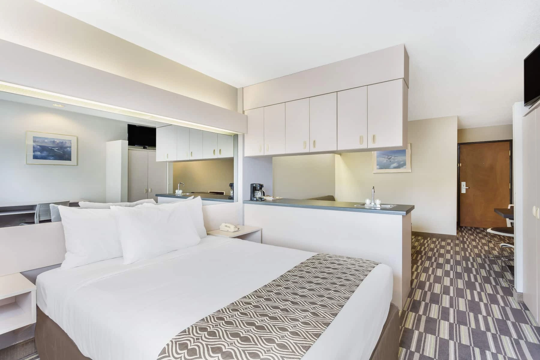 Premium Guest Room - Microtel Inn & Suites by Wyndham Richmond Airport