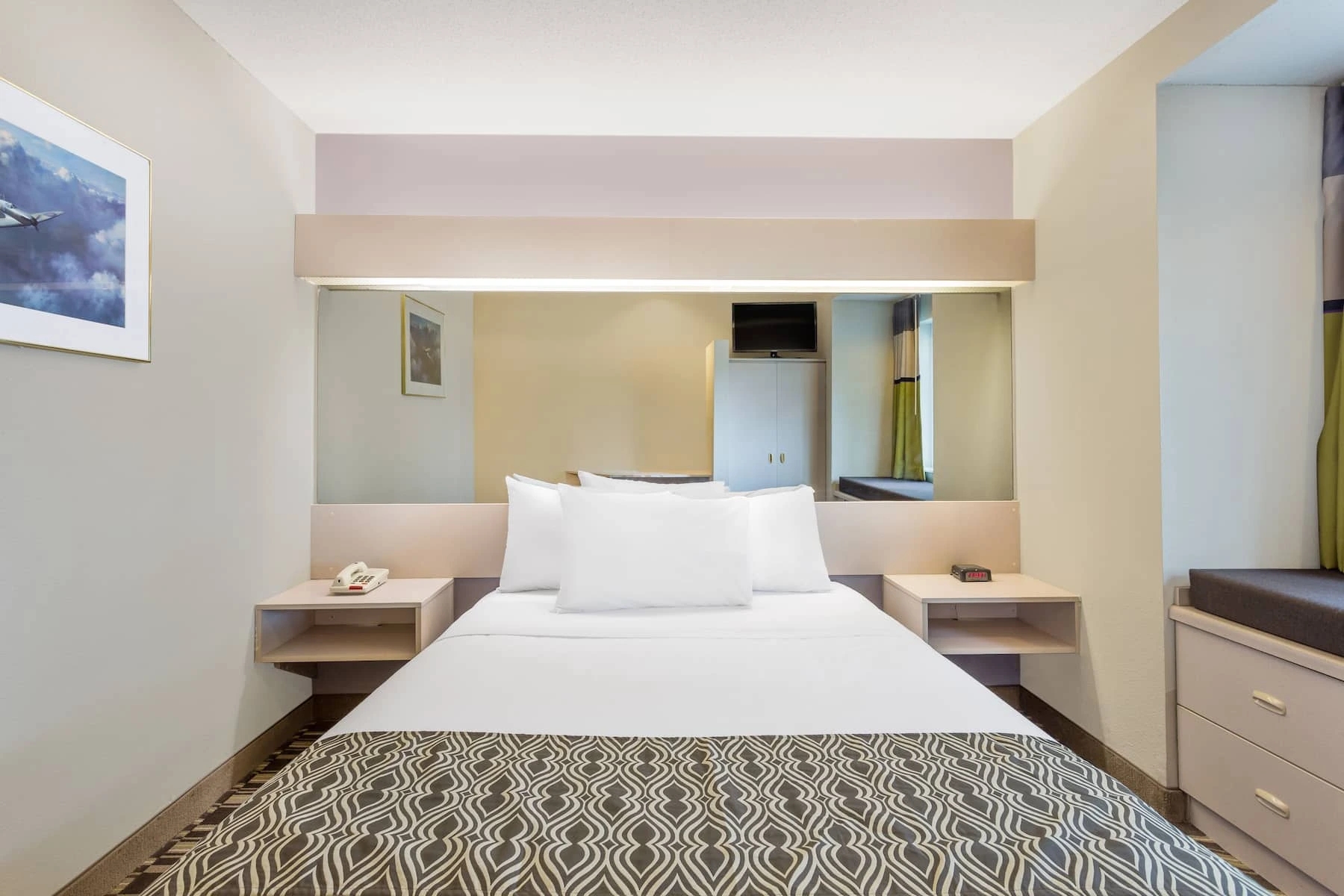Premium Guest Room - Microtel Inn & Suites by Wyndham Richmond Airport