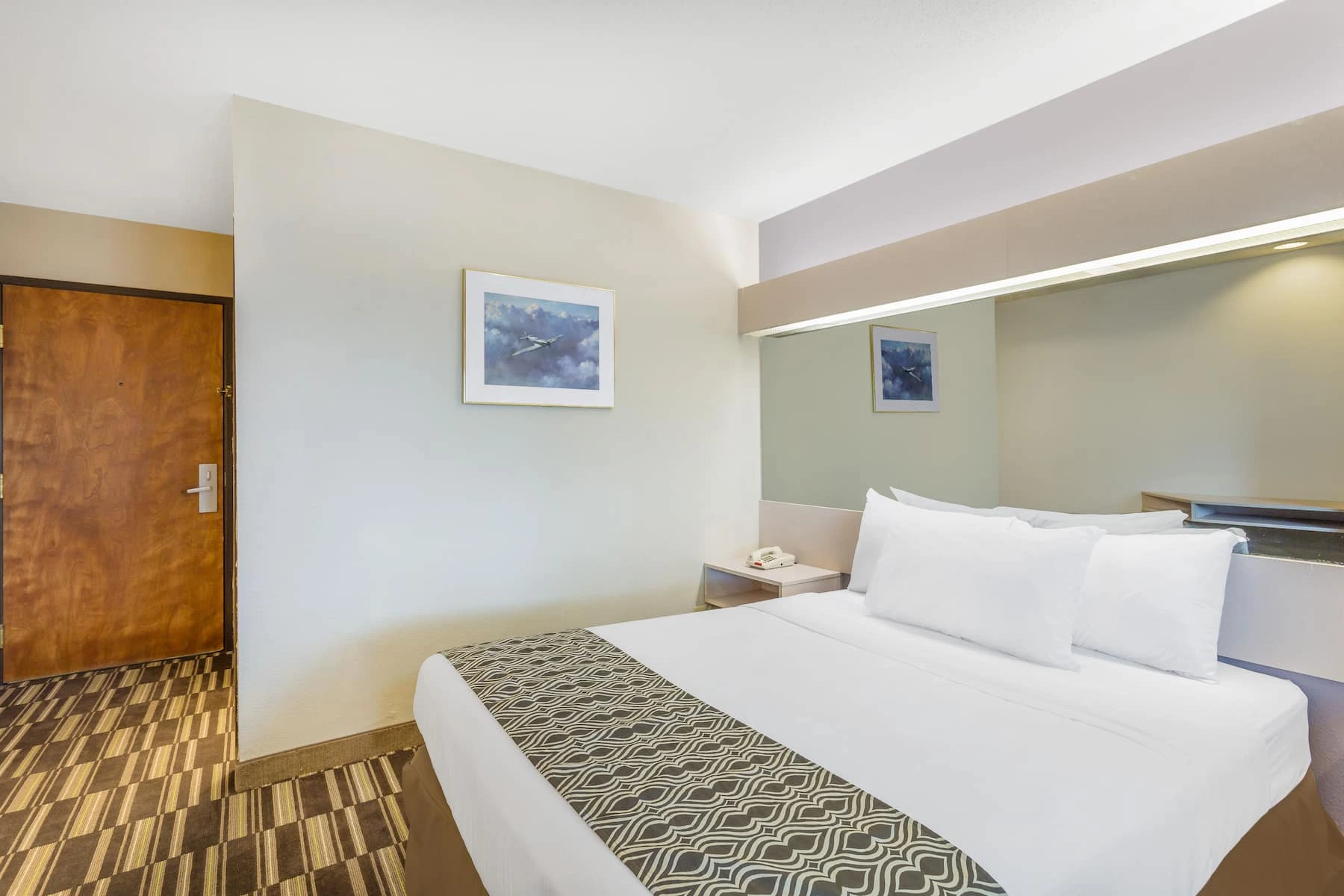 Premium Guest Room - Microtel Inn & Suites by Wyndham Richmond Airport